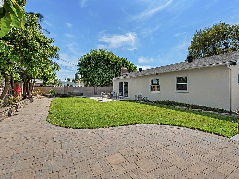 16002 Warren Ln — Photo 24