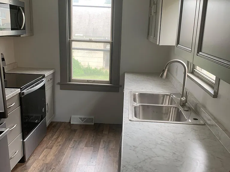 307 Franklin St — Photo 2
