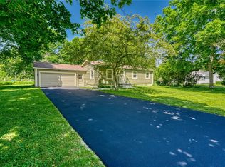 493 Holt Rd, Webster, NY 14580