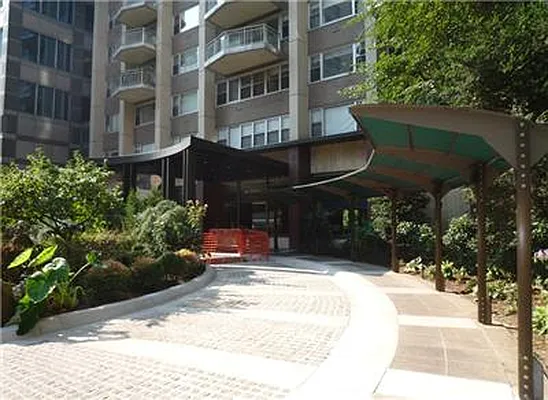 Sold by Warburg | media 14