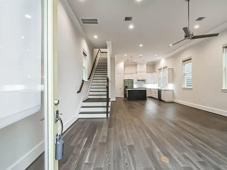 5308 S Capitol St — Photo 6