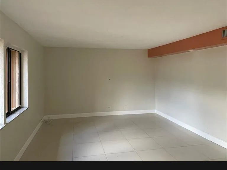32 Wimbledon Lake Dr #221-8 — Photo 4