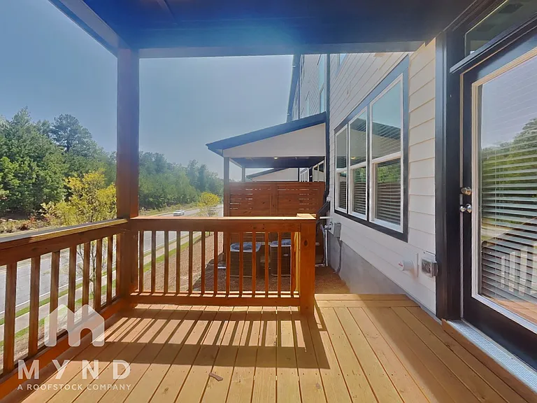 1273 Windmill Pkwy — Photo 33