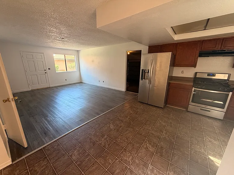 1728 W Avenue J #1 — Photo 7