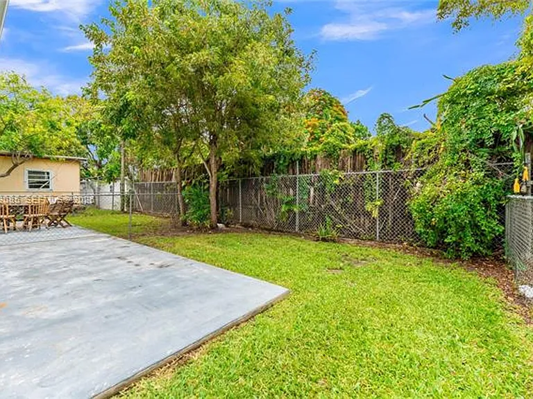 1029 SW 11th Ave #1029 — Photo 38