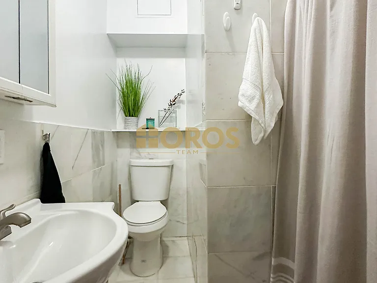 217 E 10th St #1 — Photo 12