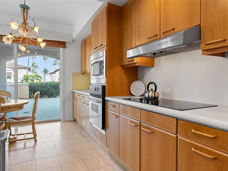 19112 Fisher Island Dr #19112 — Photo 24