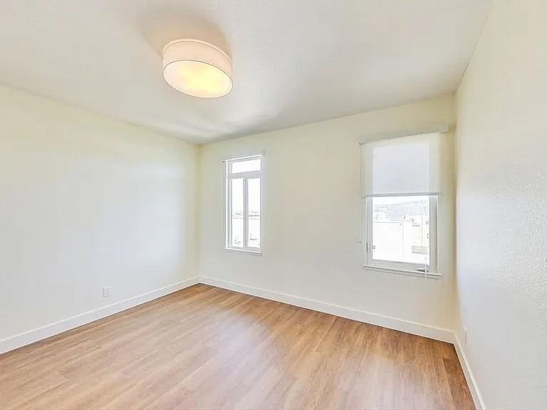 4350 Kirkham Street — Photo 5