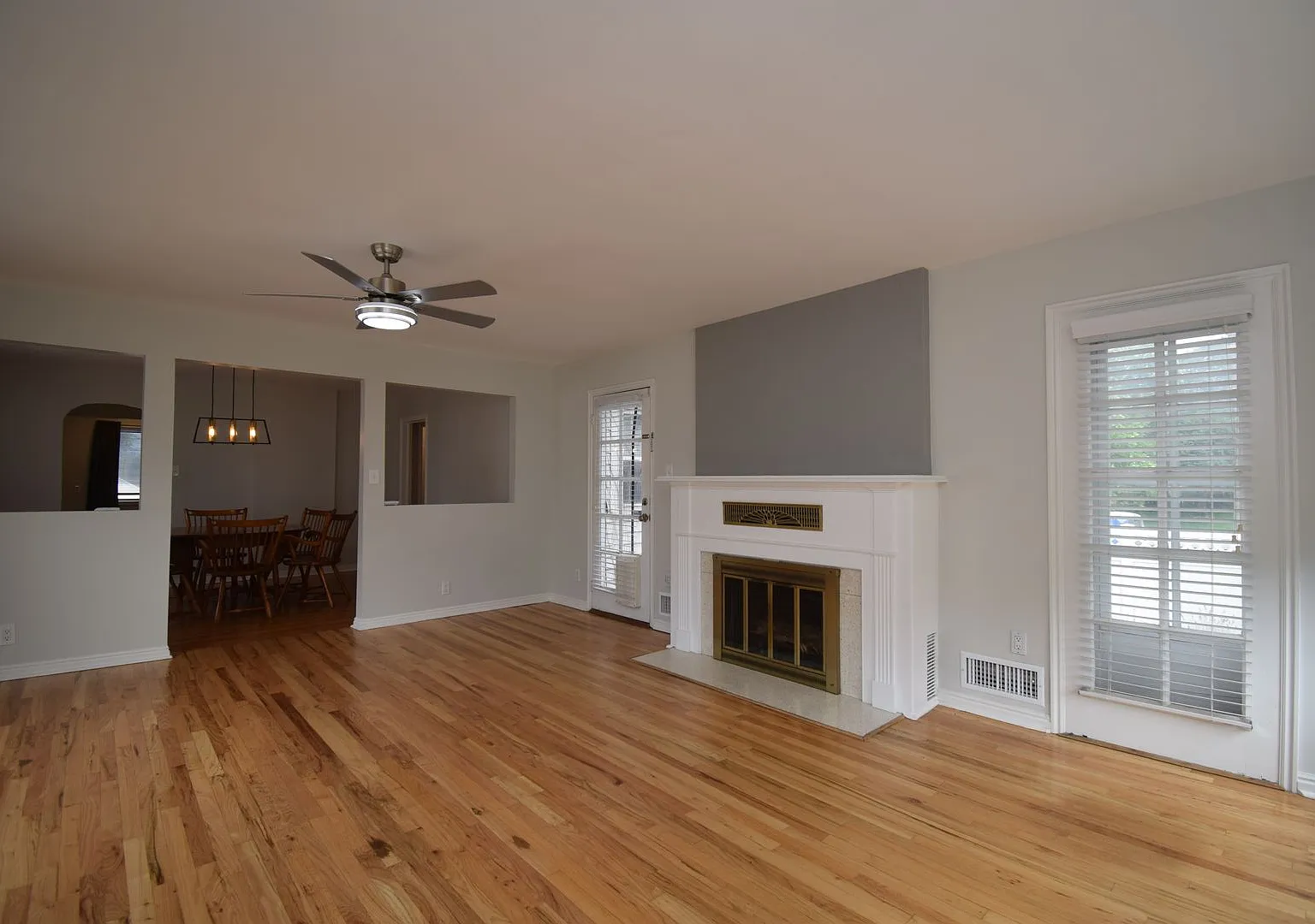 Secluded 4 Bed Holladay Home in Quiet Neighborhood with Mountain Views!! — Photo 3