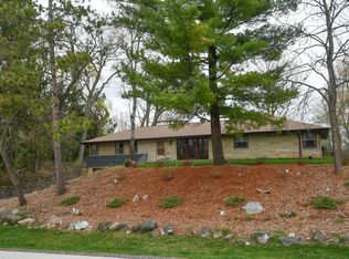 1730 S Lilly Ln, New Berlin, WI 53146