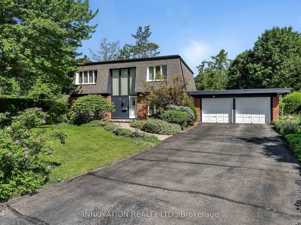 8 Sandwell Cres, Ottawa, ON K2K 1V3