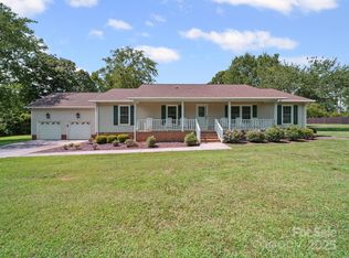 1302 Hawthorne Rd, Lancaster, SC 29720