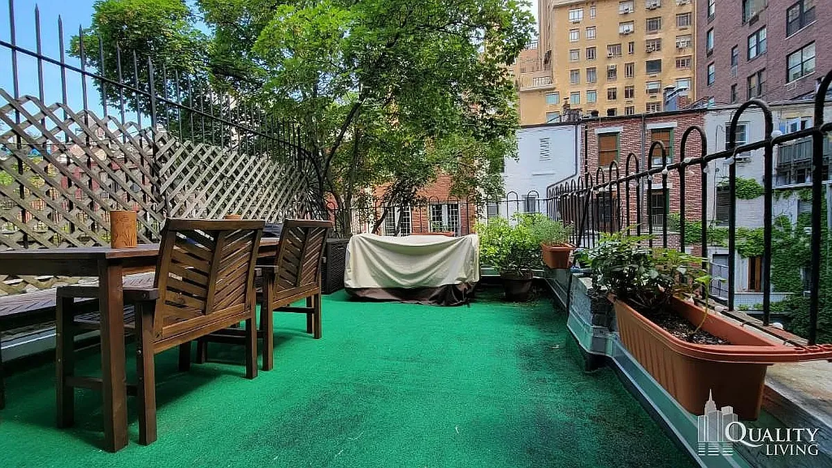 Building Photo - 11 W 70th St #4R