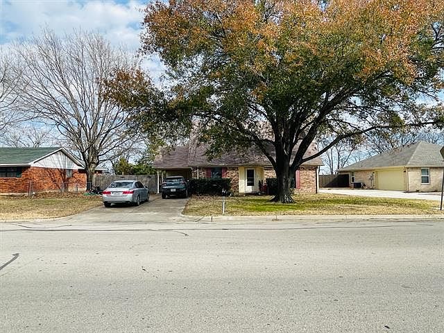 1st image of 414 Town North Dr