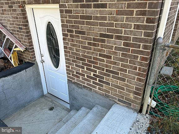 3rd image of 18 Clarion Dr