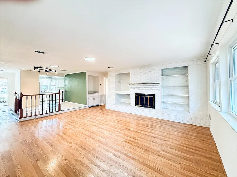 16439 Hickory Knoll Dr — Photo 17