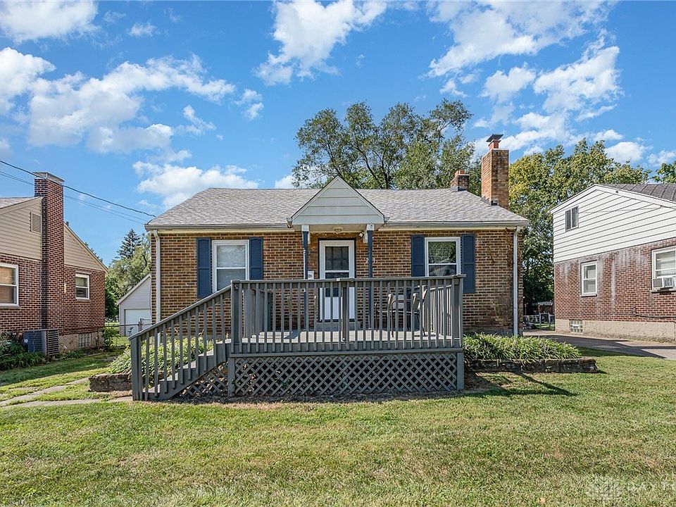 1st image of 221 Bernard Ave