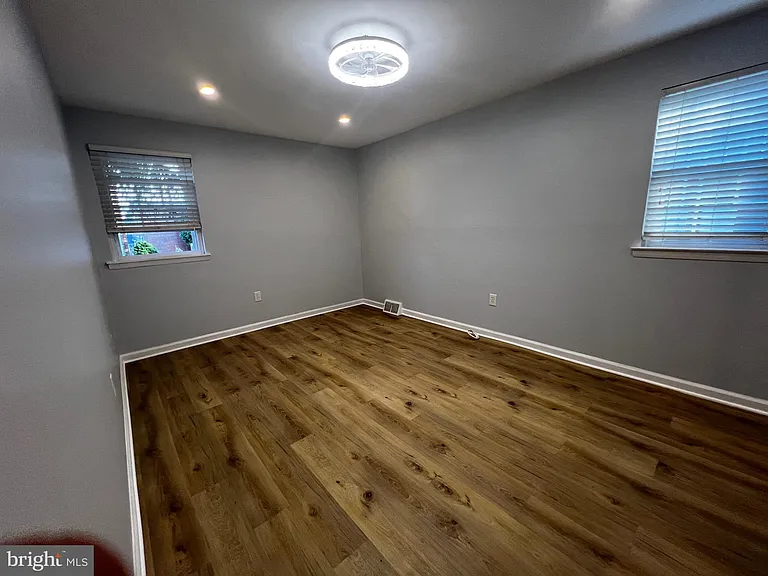 9911 Lackland Dr — Photo 11