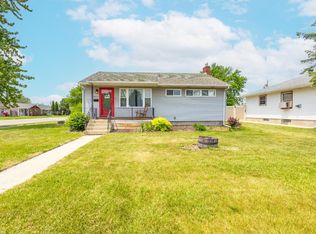 832 E Woodside Dr, Griffith, IN