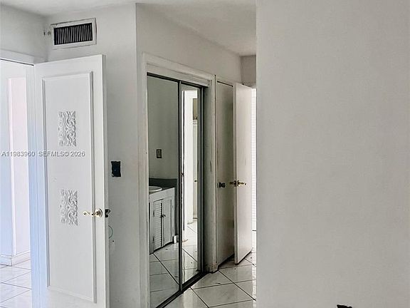 5th image of 1540 NE 191st St APT 321