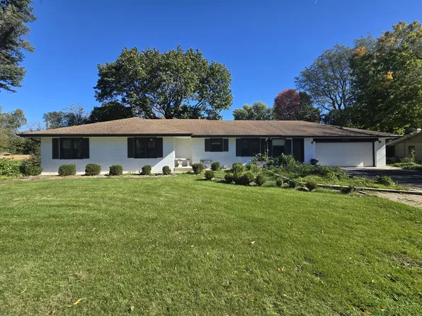 31111 N Oplaine Rd, Libertyville, IL 60048