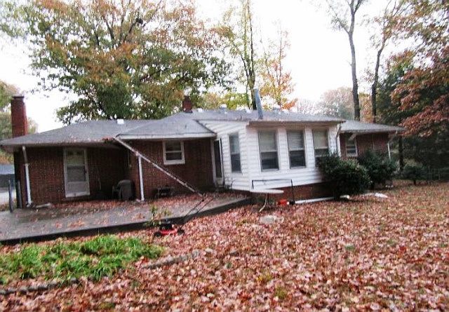 2nd image of 2414 Driftwood Rd