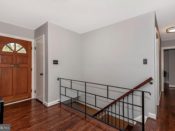 4th image of 4304 Federal St