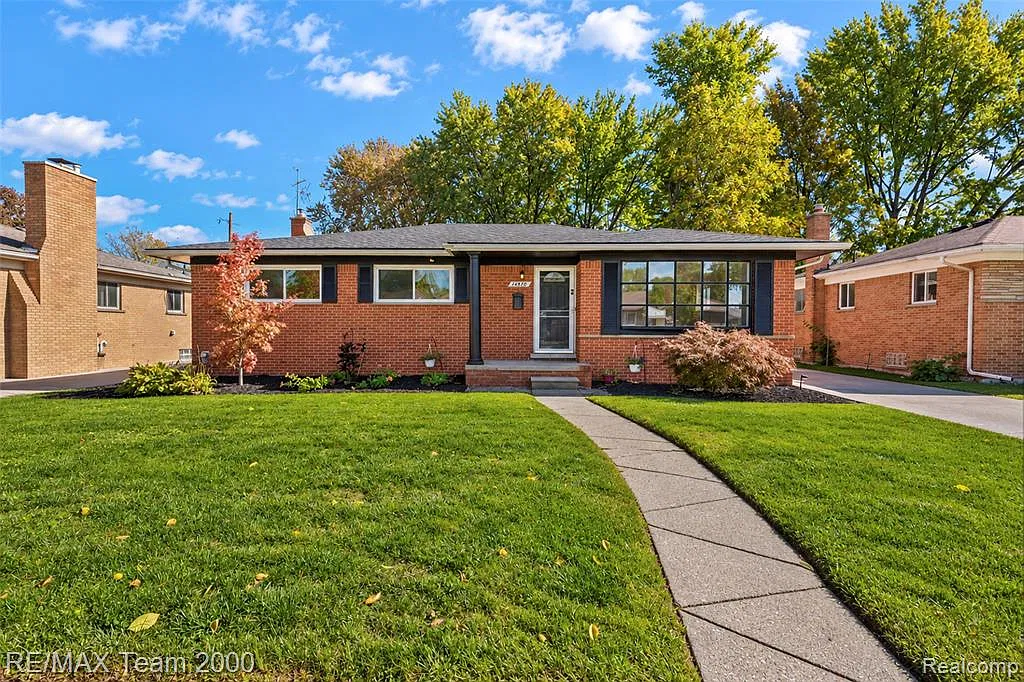 3 bed, 2.5 bath, 2970 sqft, $2,500 — Photo 3