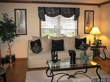 5th image of 1128 Glencove Commons Dr