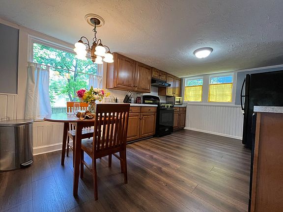4th image of 645 N Elm St