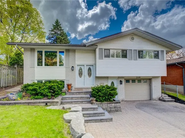 209 Willowdale Ave, Waterloo, ON N2J 3M2