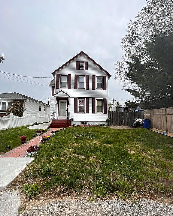 2nd image of 951 Clay St