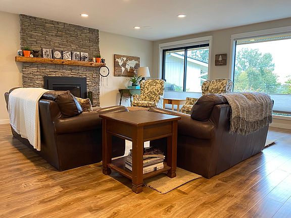Living room with natural gas fireplace