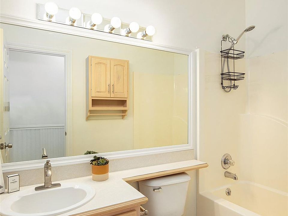 40 Park Island Dr #4, photo 11