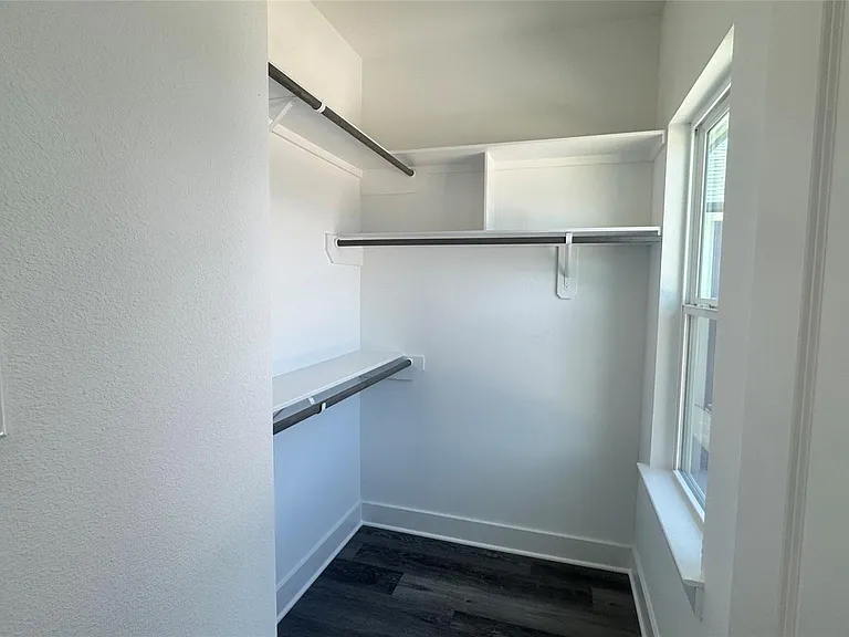 737 Ebenezer Ln — Photo 19