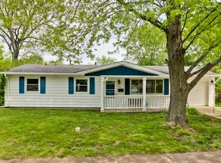 430 Oakwood Rd, Wauconda, IL 60084