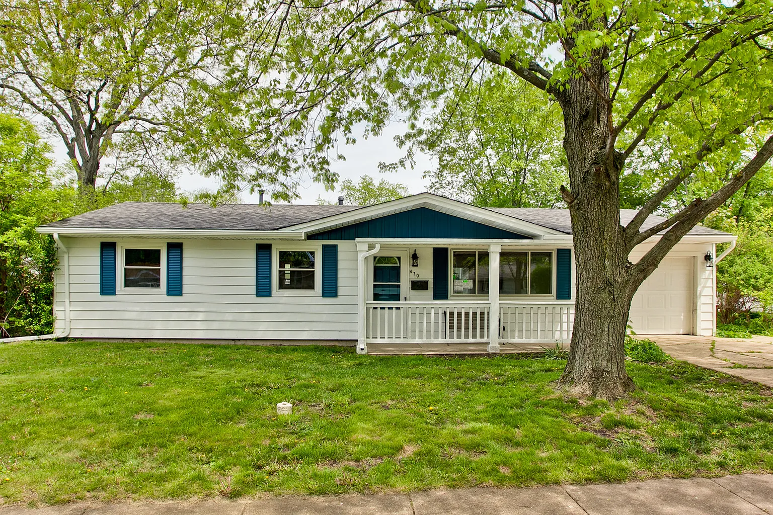 430 Oakwood Rd photo 1