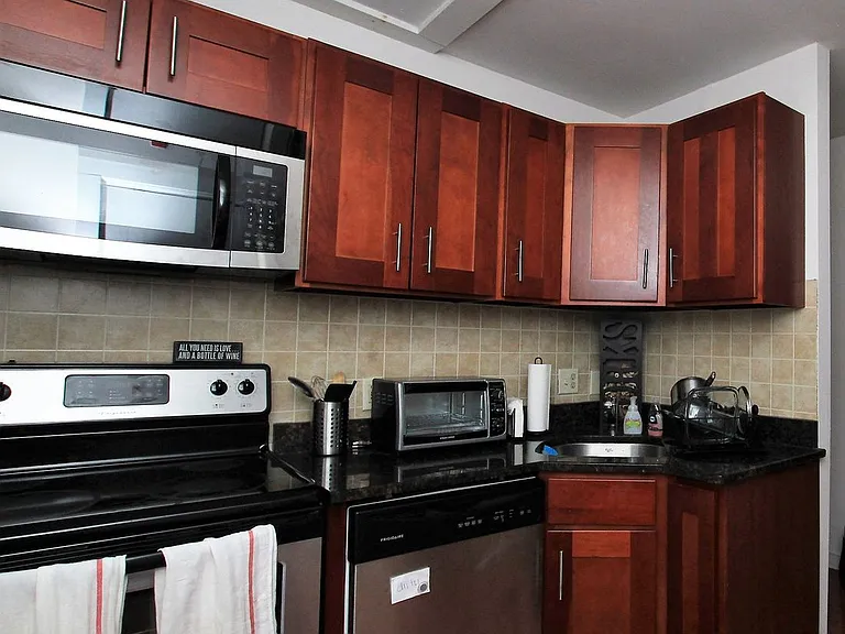 454 E Girard Ave #2R — Photo 4