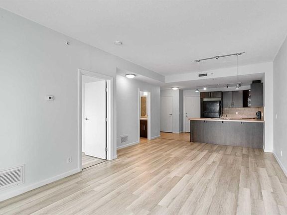 4th image of 210 S 15th Ave SE #1804