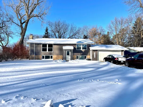 746 W Shore Dr, Worthington, MN 56187