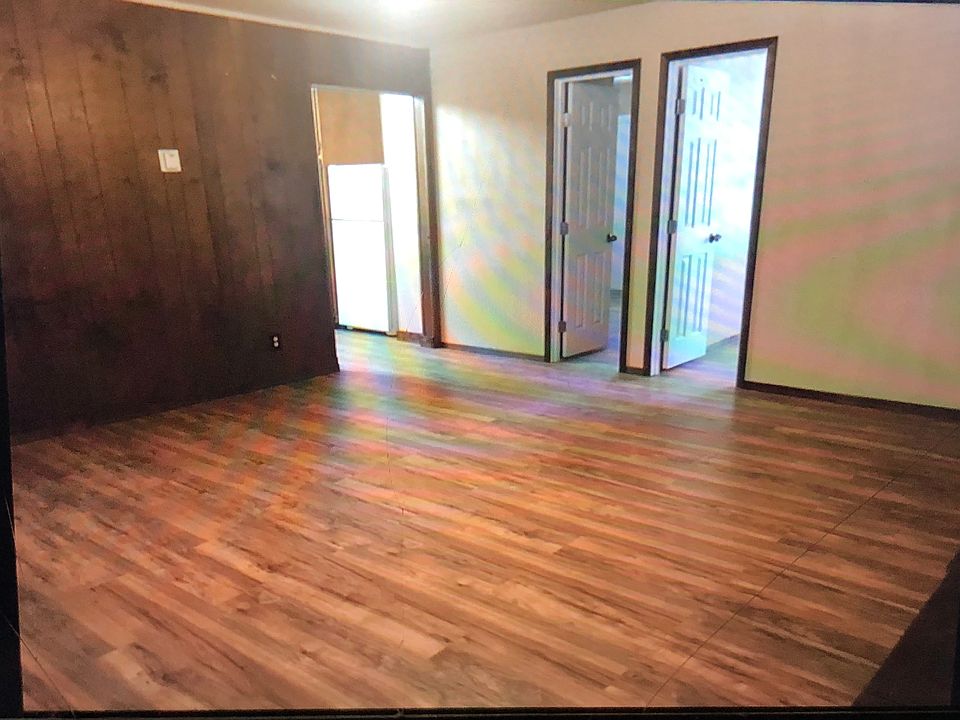 2nd image of 381 N 5th Dr