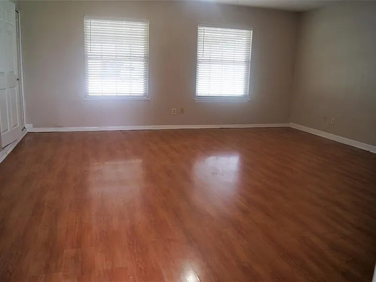 3515 Castledale Dr — Photo 33