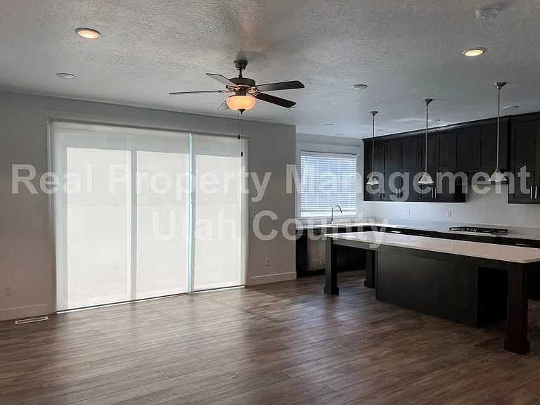 10863 N Sandstone Way — Photo 3