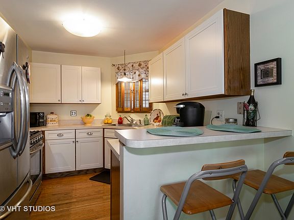 4th image of 690 Shady Oaks Ct #0