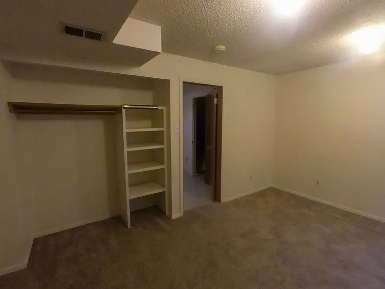 1300 Vesta Cir — Photo 8