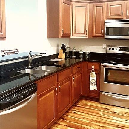 4th image of 103 SW 39th St