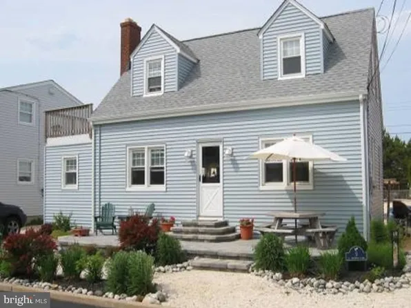 9 E Mermaid Ln, Brant Beach, NJ 08008