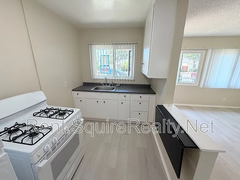 247 W 9th St — Photo 5