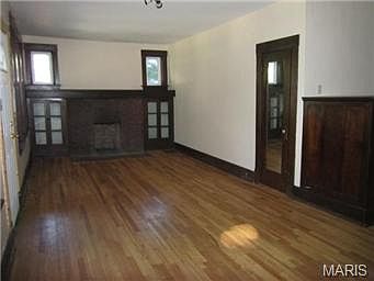 5th image of 8239 Buchanan Ave