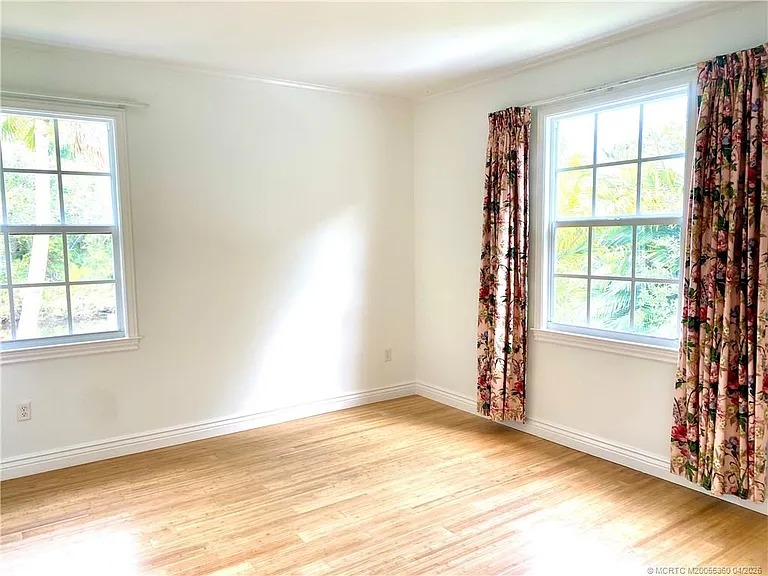 625 SW Salerno Rd — Photo 10